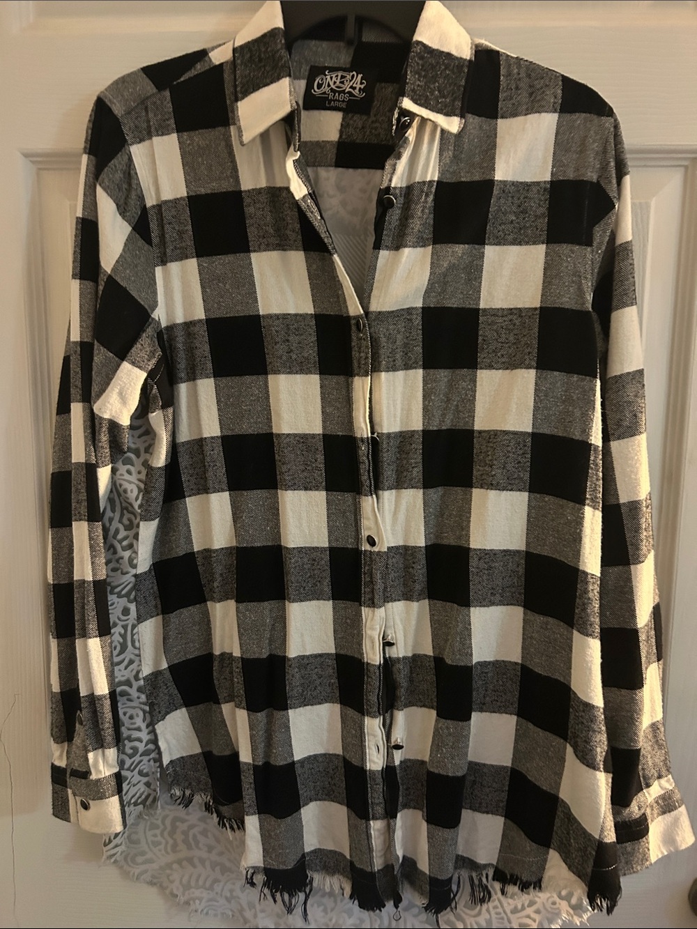 One24 Rags lightweight flannel button up size large